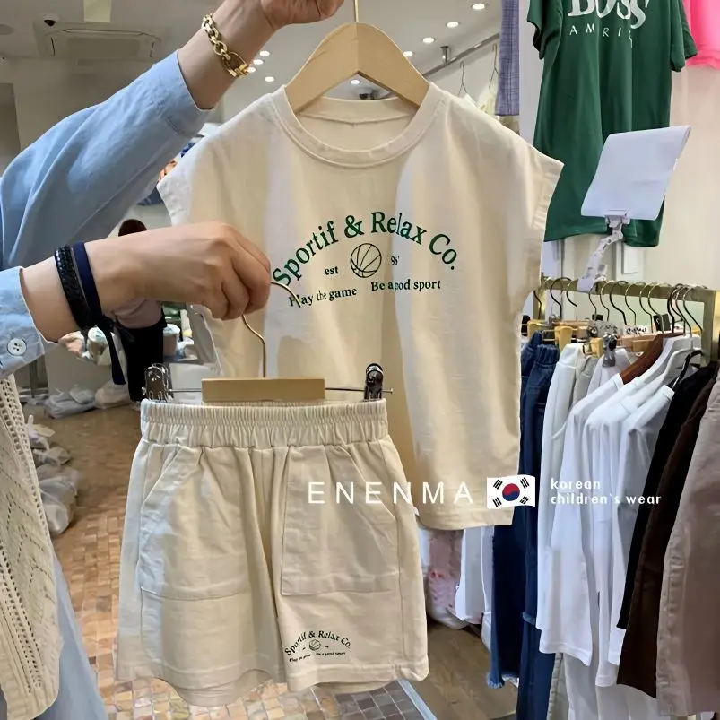 Boys' T-shirt short sleeve thin style loose 2023 new children's suit men's summer pure cotton children's summer clothing trend
Boys' T-shirt short sleeve thin style loose 2023 new children's suit men's summer pure cotton children's summer clothing trend