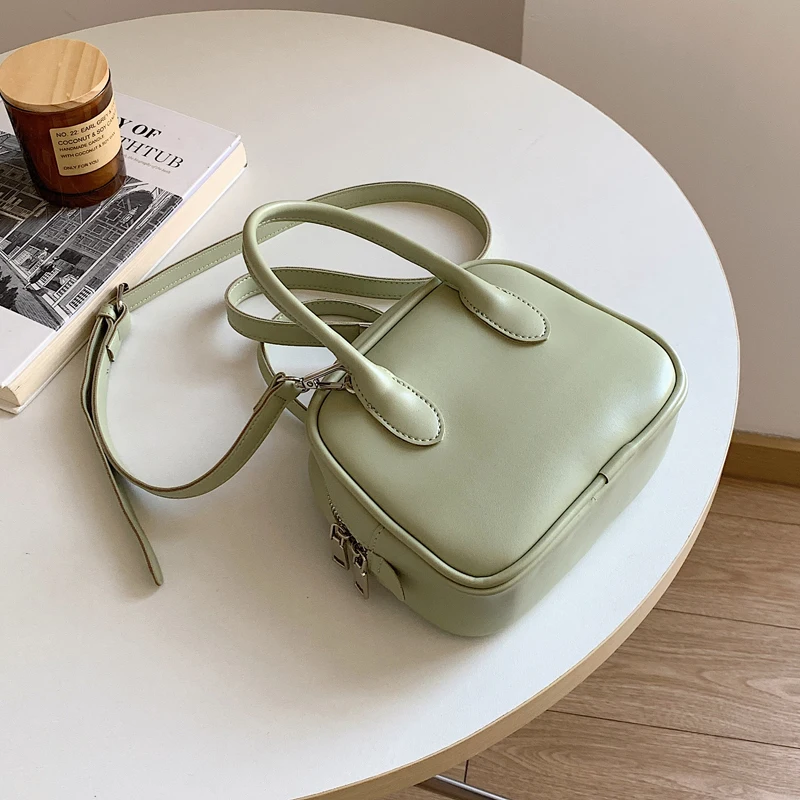 Simple Brand Handbag Tote Bag for Women 2022 New Fashion Luxury Zipper Square Solid PU Leather Designer Shoulder Messenger Bags
Simple Brand Handbag Tote Bag for Women 2022 New Fashion Luxury Zipper Square Solid PU Leather Designer Shoulder Messenger Bags
