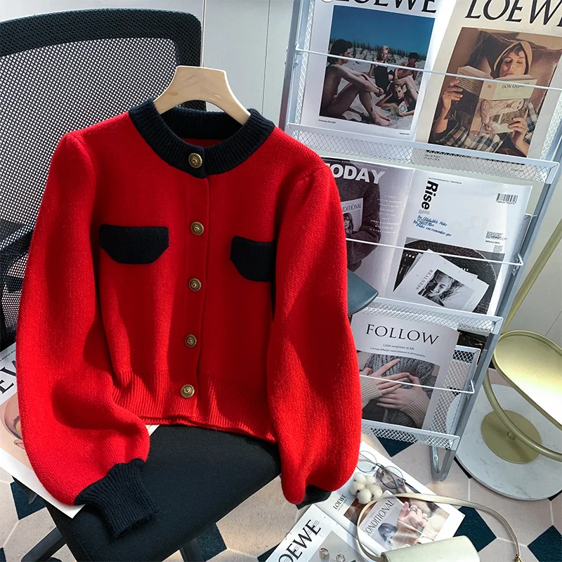 High Quality Vintage Red O Neck Single Breasted Sweater Coat for Women 2022 New Autumn and Winter Fashion Short Knitted Cardigan
High Quality Vintage Red O Neck Single Breasted Sweater Coat for Women 2022 New Autumn and Winter Fashion Short Knitted Cardigan