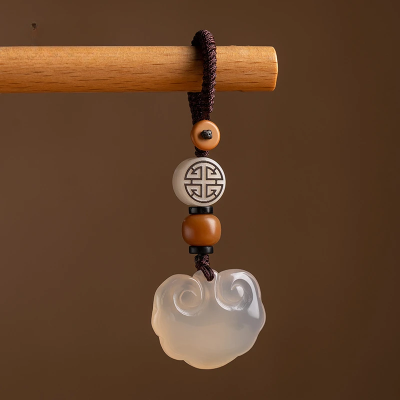 Exquisite Vintage Jade Chalcedony Safe Ruyi Lock Car Keychain Pendants Men's and Women's Pendant Chain Bag Pendant
Exquisite Vintage Jade Chalcedony Safe Ruyi Lock Car Keychain Pendants Men's and Women's Pendant Chain Bag Pendant