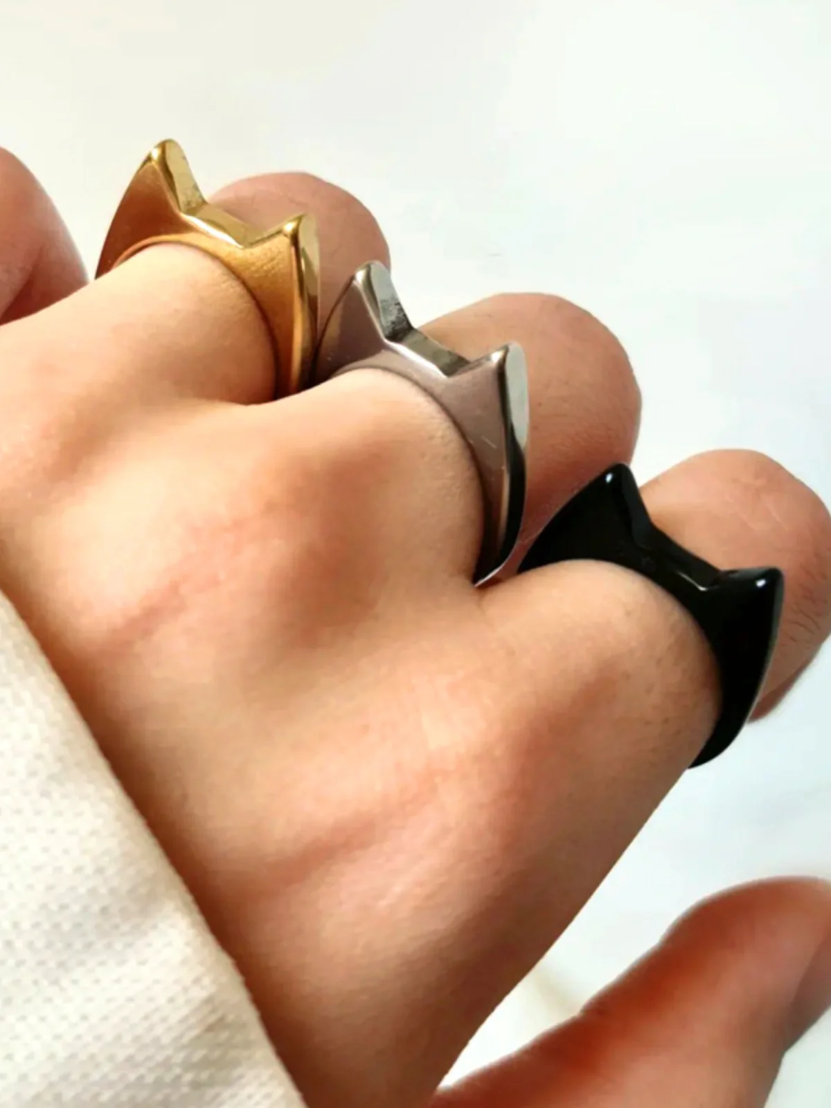 cute cat ring Europe ins personality creative cat ear couple index finger ring online celebrity ring tide free of charge postage
cute cat ring Europe ins personality creative cat ear couple index finger ring online celebrity ring tide free of charge postage