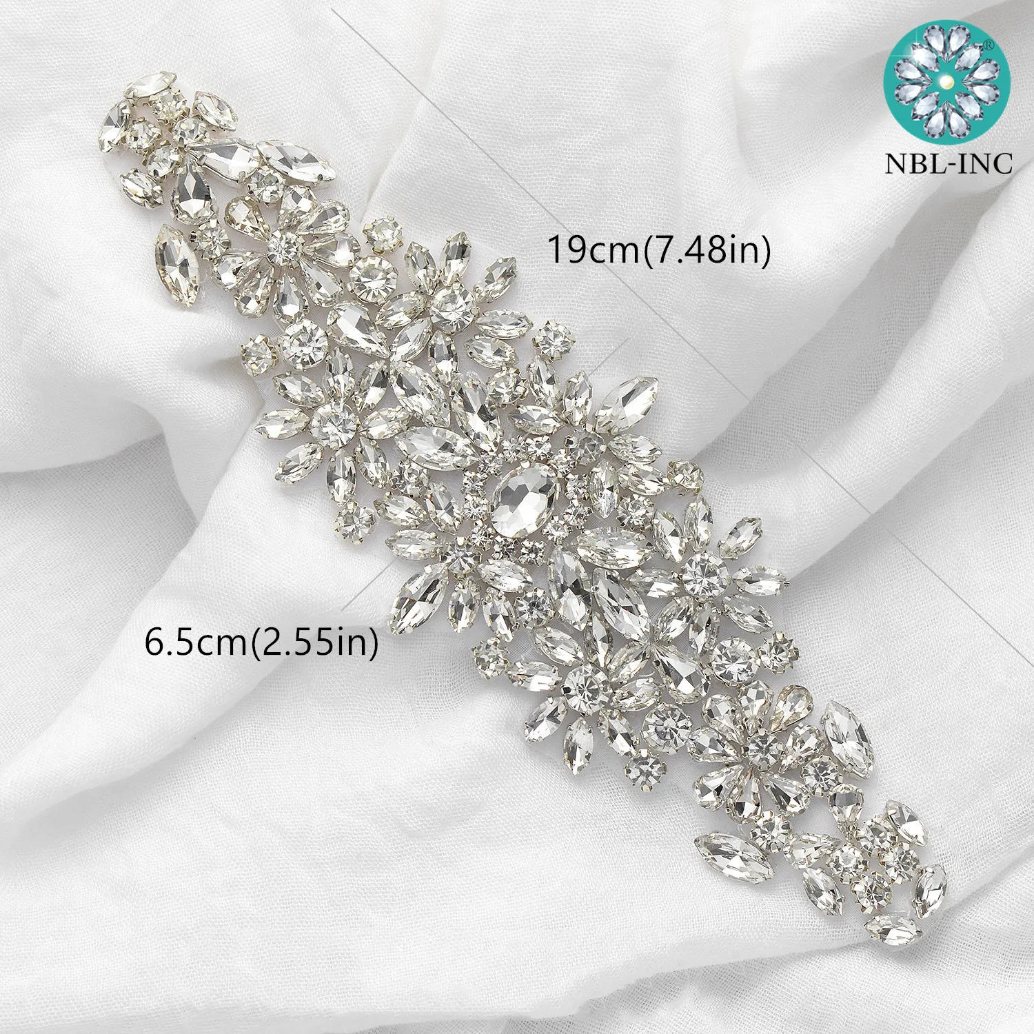(1PC)Silver crystal rhinestone applique patch pearl belt gold beaded iron on hot fix for wedding dresses clothing sewing WDD0633
(1PC)Silver crystal rhinestone applique patch pearl belt gold beaded iron on hot fix for wedding dresses clothing sewing WDD0633
