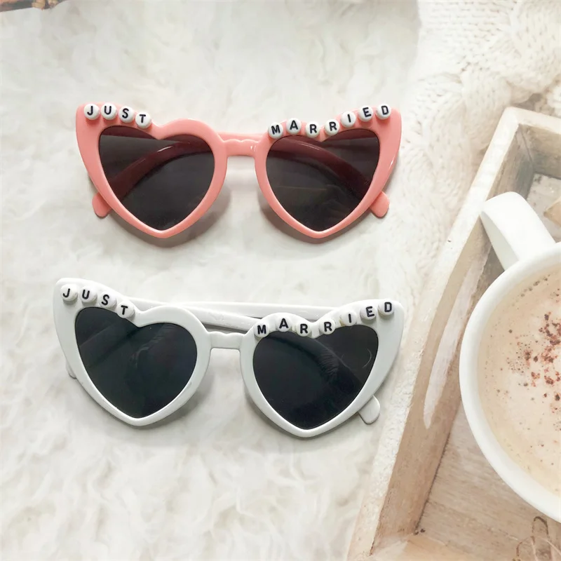 Креативные солнцезащитные очки для девичника, свадебные украшения, подарки на свадьбу
Креативные солнцезащитные очки для девичника, свадебные украшения, подарки на свадьбу