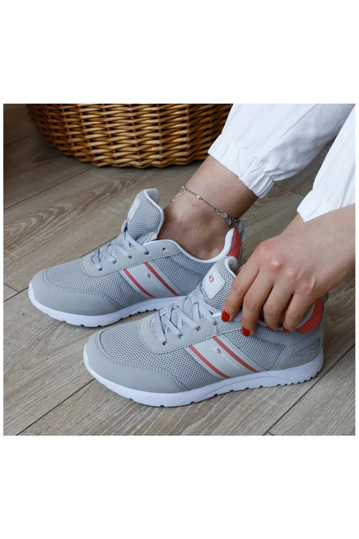 Women's Sneakers Casual Fashion Comfortable Platform Female Vulcanized Shoes High-Top Sneakers
Women's Sneakers Casual Fashion Comfortable Platform Female Vulcanized Shoes High-Top Sneakers