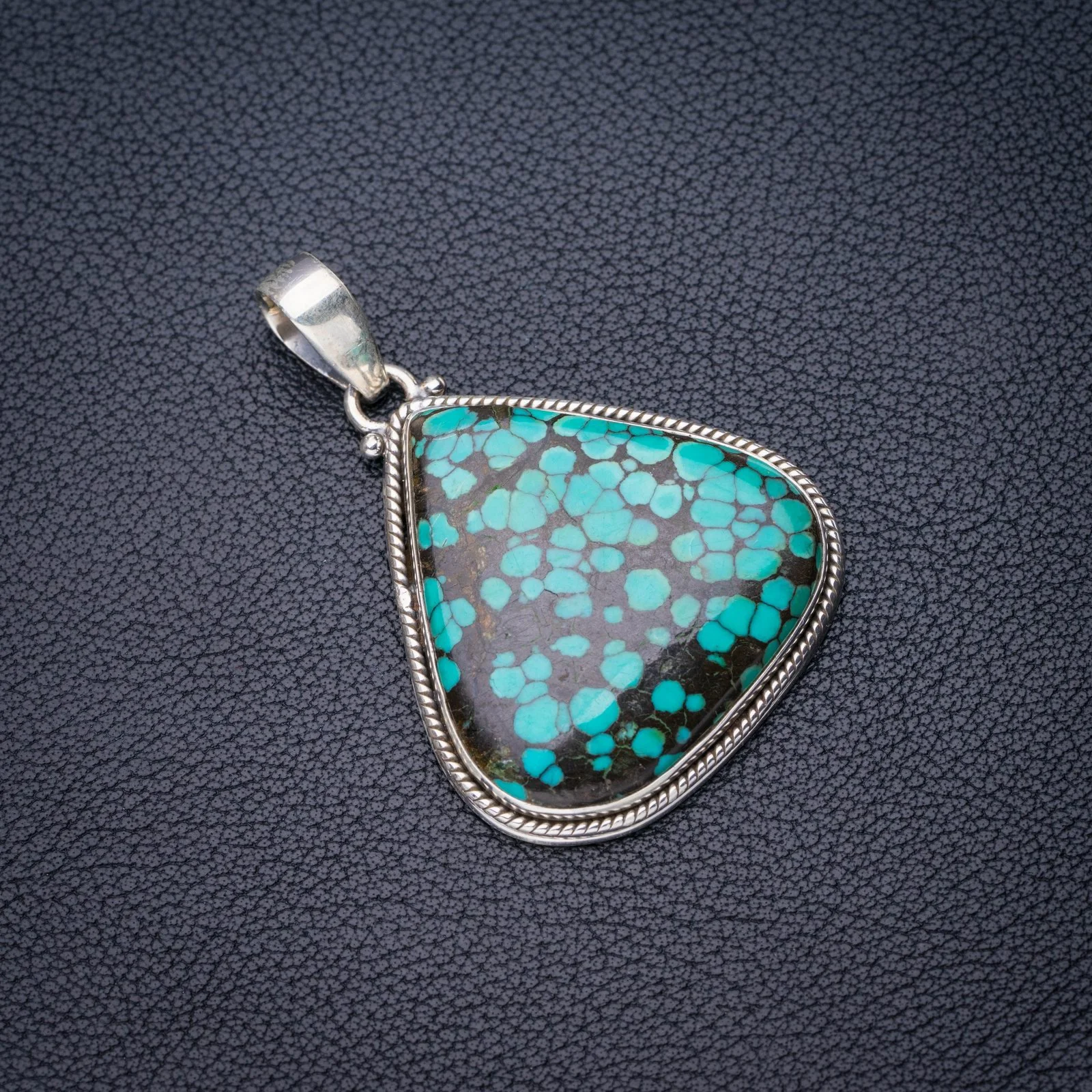 StarGems натуральная бирюза ручной работы 925 пробы серебряная подвеска 2 "E4524
StarGems натуральная бирюза ручной работы 925 пробы серебряная подвеска 2 "E4524