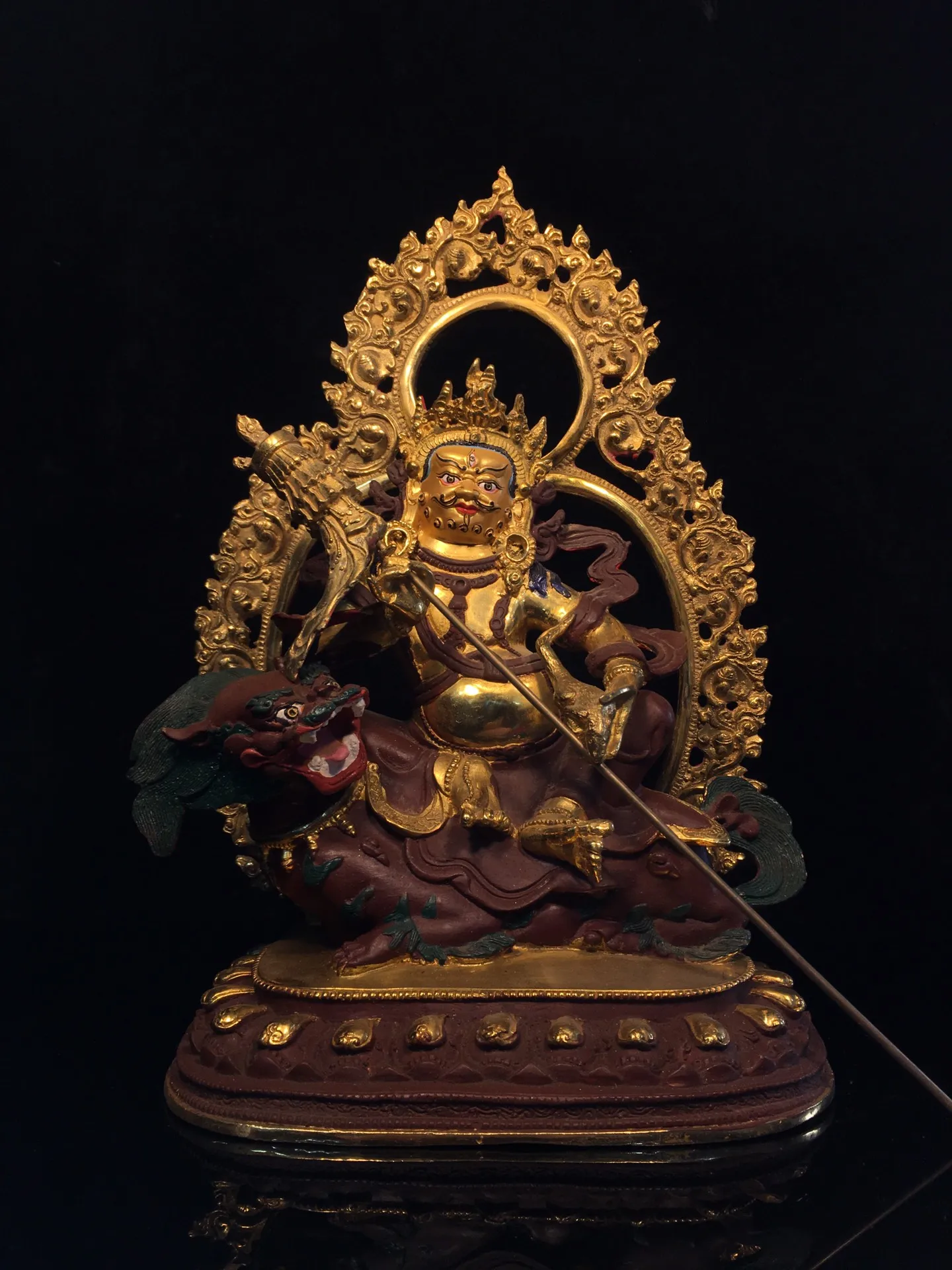 13"Tibet Temple Collection Old Bronze Cinnabar Gilding Vaisravana Treasure king Sitting Buddha Worship Hall Town house Exorcism
13"Tibet Temple Collection Old Bronze Cinnabar Gilding Vaisravana Treasure king Sitting Buddha Worship Hall Town house Exorcism