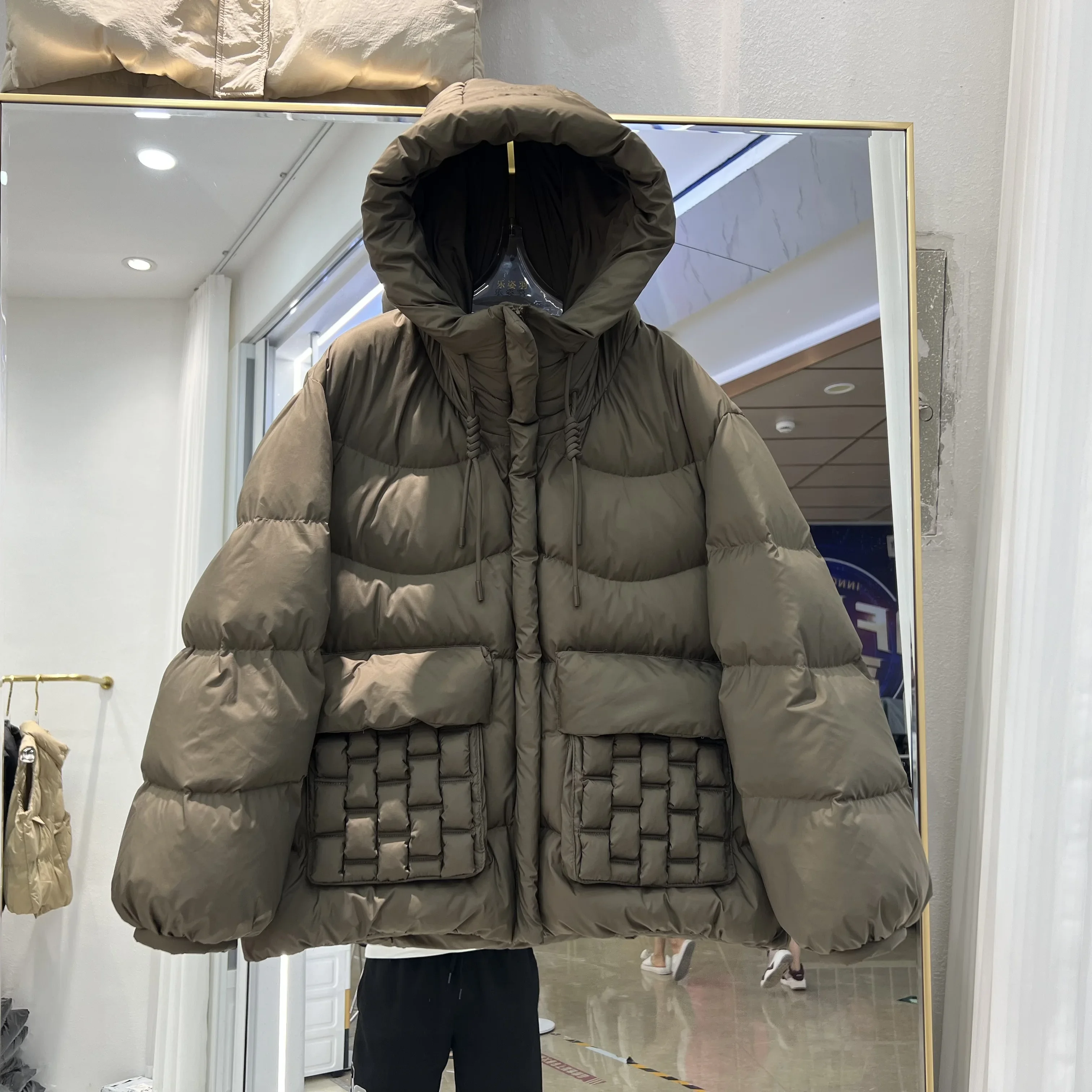 

Fashion 2023 New Winter Women Hooded Parka Short Bread Puffer Jacket 90% White Duck Down Coat Female Loose Warm Pocket Overcoat