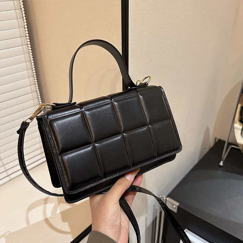 Quilted Women's Handbags Trend 2023 Designer Small Bolsas Vintage Shoulder Bag Purse Travel Bags Female Luxury Handbag Messenger
Quilted Women's Handbags Trend 2023 Designer Small Bolsas Vintage Shoulder Bag Purse Travel Bags Female Luxury Handbag Messenger