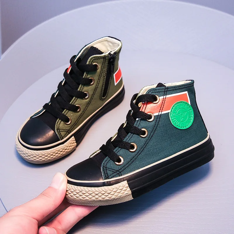 Children's canvas shoes spring and autumn 2022 military style high top leisure side zipper soft bottom boys' and girls' shoes
Children's canvas shoes spring and autumn 2022 military style high top leisure side zipper soft bottom boys' and girls' shoes