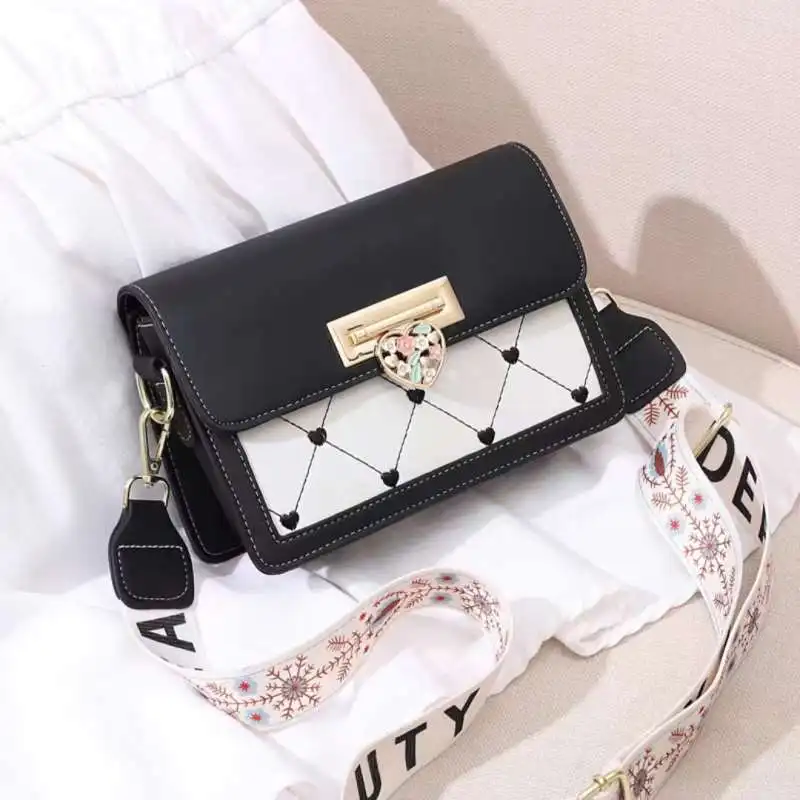 This year’s popular small bags are paired with Korean fashion versatile contrasting color wide shoulder crossbody bags
This year’s popular small bags are paired with Korean fashion versatile contrasting color wide shoulder crossbody bags