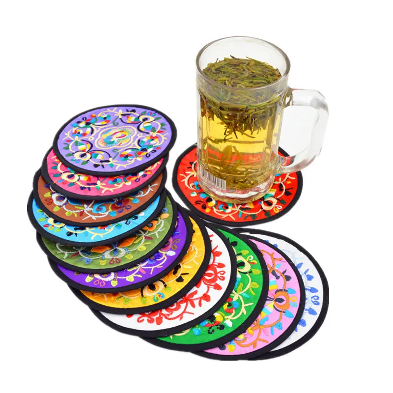 Round Modern Chinese Fabric Embroidered Coasters Vintage Ethnic Floral Design Teacup Mat Home Durable Insulation Pads Table Mat
Round Modern Chinese Fabric Embroidered Coasters Vintage Ethnic Floral Design Teacup Mat Home Durable Insulation Pads Table Mat