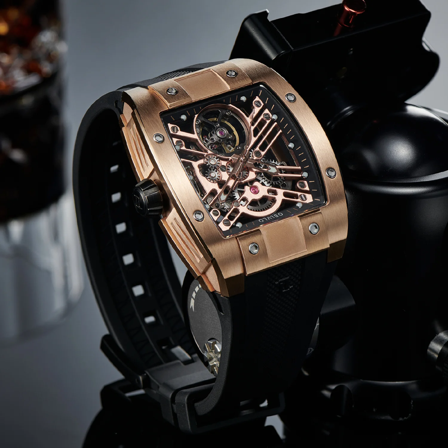 OBLVLO Original Men Automatic Mechanical Watch Sport Skeleton Luminous Wine Barrel Carbon Fiber Case Rubber Strap EM-ST
OBLVLO Original Men Automatic Mechanical Watch Sport Skeleton Luminous Wine Barrel Carbon Fiber Case Rubber Strap EM-ST