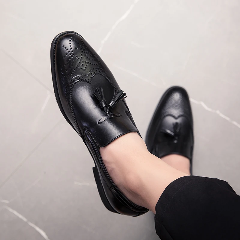 engraved brogue men's shoes Men Business Driving Shoes Handmade Tassel Loafers chaussure Party Flats mens shoes designer shoes
engraved brogue men's shoes Men Business Driving Shoes Handmade Tassel Loafers chaussure Party Flats mens shoes designer shoes
