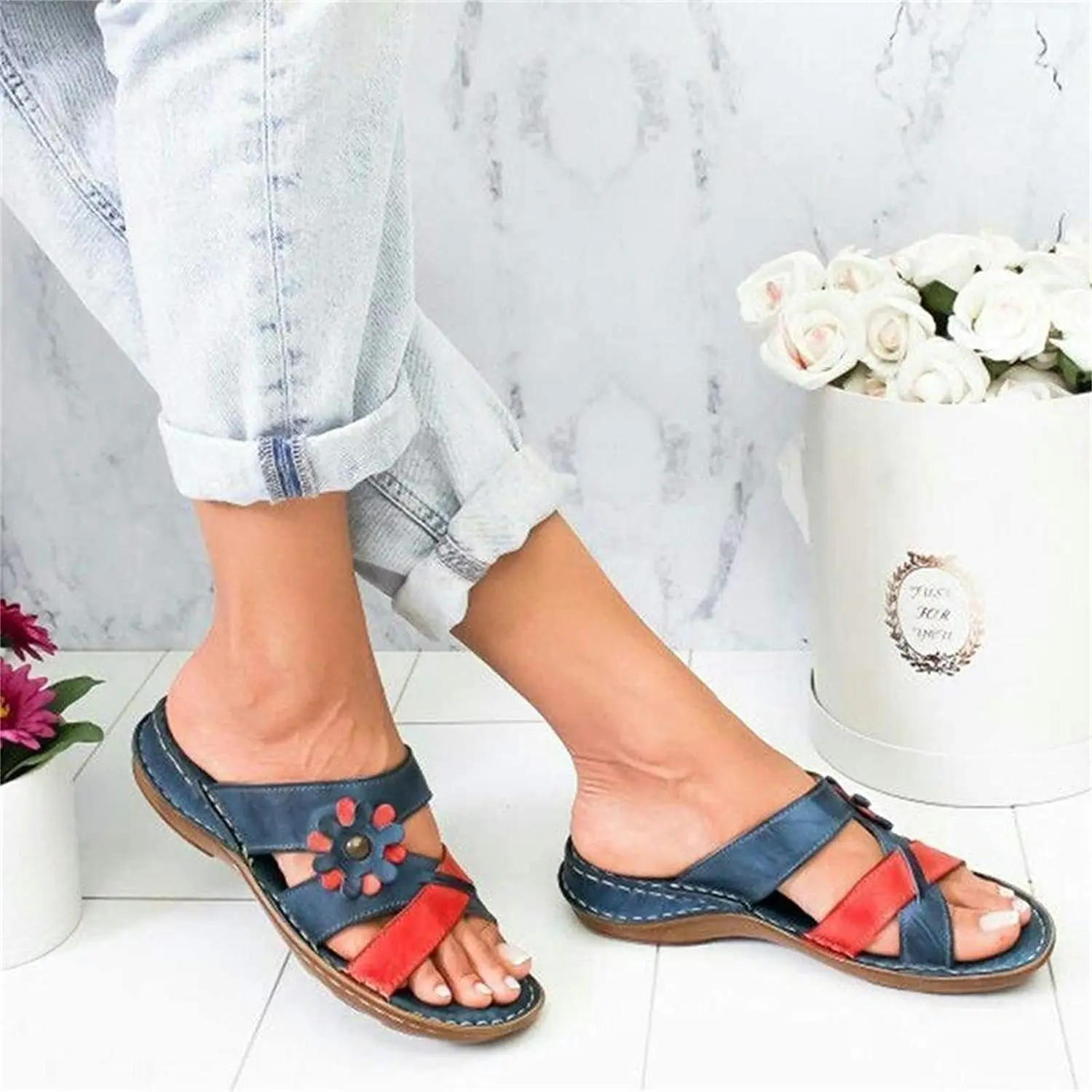 Ladies 2022 large size wedge heel rocking line cross strap sandals and slippers women color matching women slippers
Ladies 2022 large size wedge heel rocking line cross strap sandals and slippers women color matching women slippers