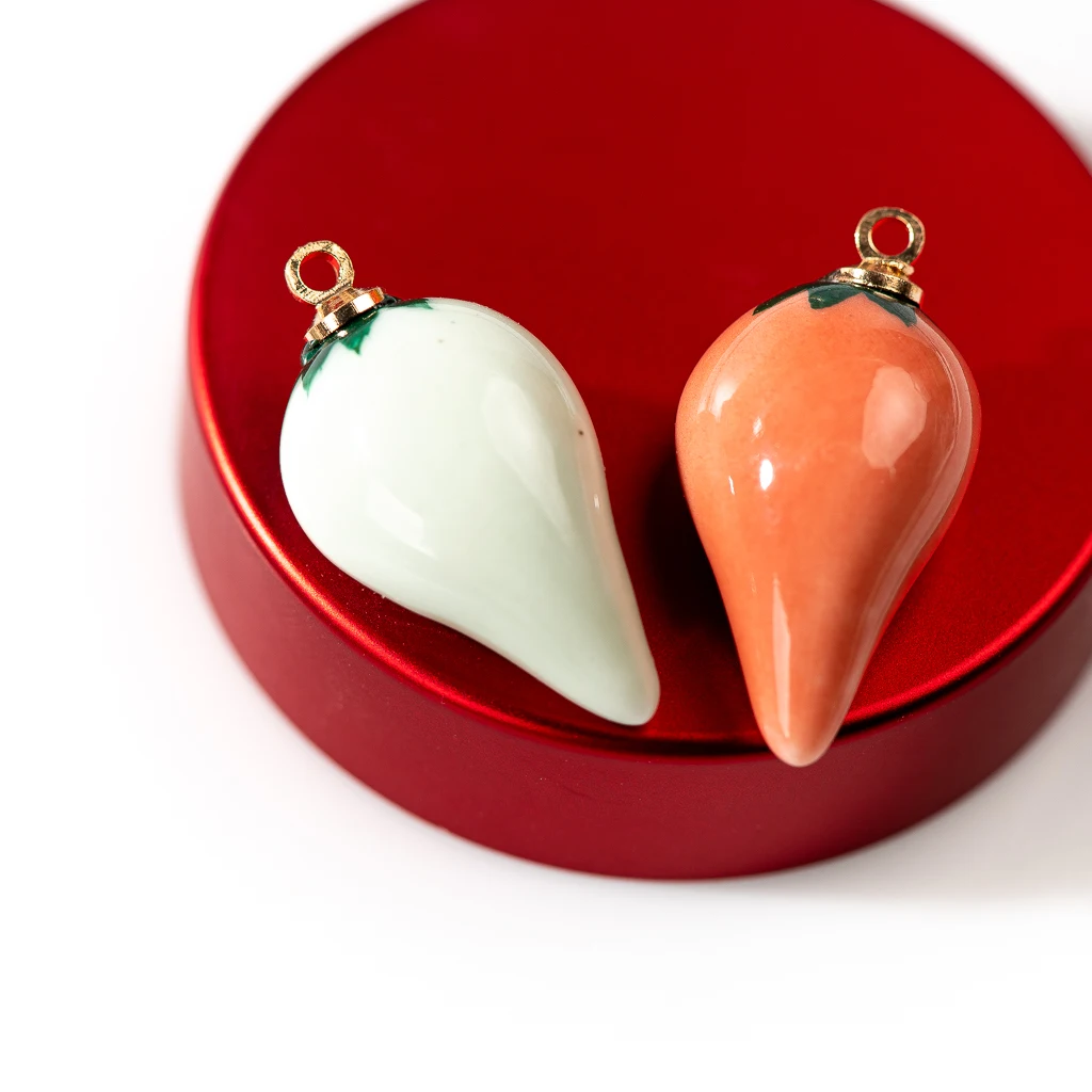 

Керамические маленькие серьги в виде перца ожерелье Кулон Фарфор DIY материал для изготовления ювелирных изделий XN621