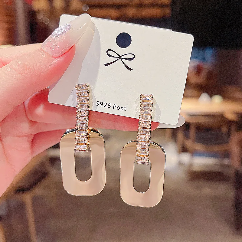 Wholesale Sterling Silverss Pin Fashion Costume Sequined Earrings for Women Jewelry Gift
Wholesale Sterling Silverss Pin Fashion Costume Sequined Earrings for Women Jewelry Gift