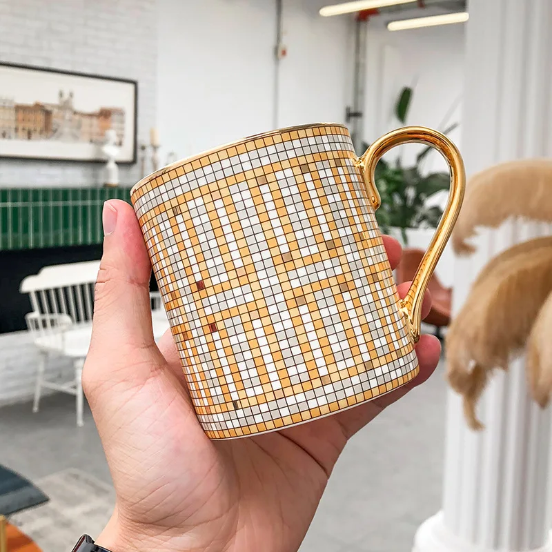 Luxury Noble Design Mosaic Coffee Mugs Nordic Ins Hot Gold Painting Ceramic Water Cups 350ml Coffee Mug Cute Cup Mugs 머그컵
Luxury Noble Design Mosaic Coffee Mugs Nordic Ins Hot Gold Painting Ceramic Water Cups 350ml Coffee Mug Cute Cup Mugs 머그컵