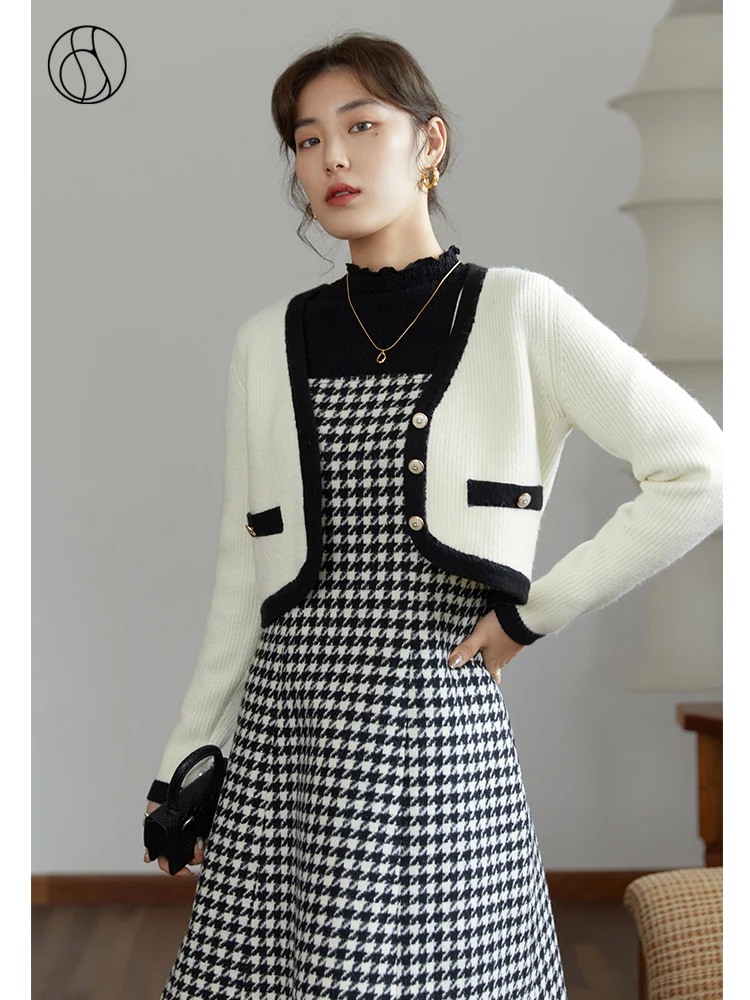 DUSHU Women's Winter Small Fragrance V-neck Contrast Knitted Cardigan Temperament Short All-match Top Women Patchwork Cardigans 
DUSHU Women's Winter Small Fragrance V-neck Contrast Knitted Cardigan Temperament Short All-match Top Women Patchwork Cardigans
