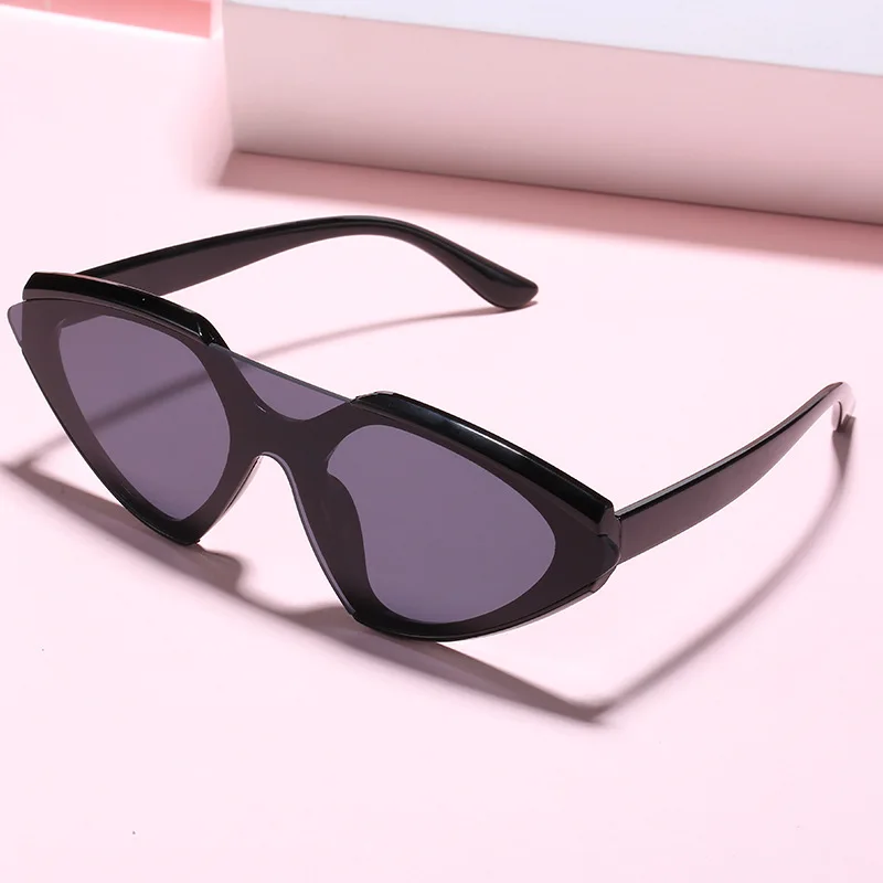 Новинка 2022, солнцезащитные очки «кошачий глаз», персонализированные цельнокроеные большие очки, Необычные цельные солнцезащитные очки для... 
Новинка 2022, солнцезащитные очки «кошачий глаз», персонализированные цельнокроеные большие очки, Необычные цельные солнцезащитные очки для...