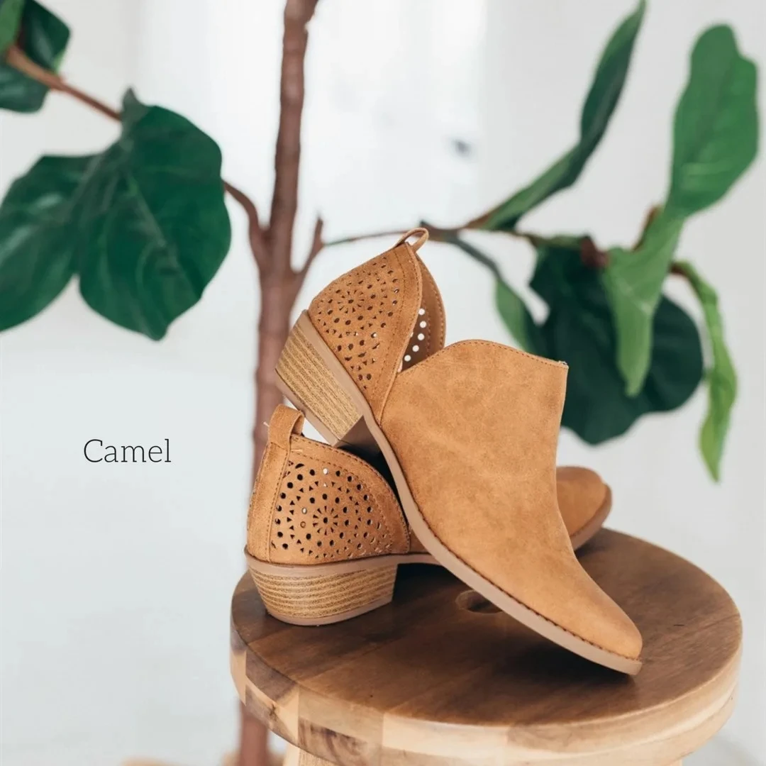 STAN SHARK 2021 New Women Shoes Retro High Heel Boots Female Slip on Mid Heels Casual Botas Mujer Booties Feminina Size 35-43
STAN SHARK 2021 New Women Shoes Retro High Heel Boots Female Slip on Mid Heels Casual Botas Mujer Booties Feminina Size 35-43