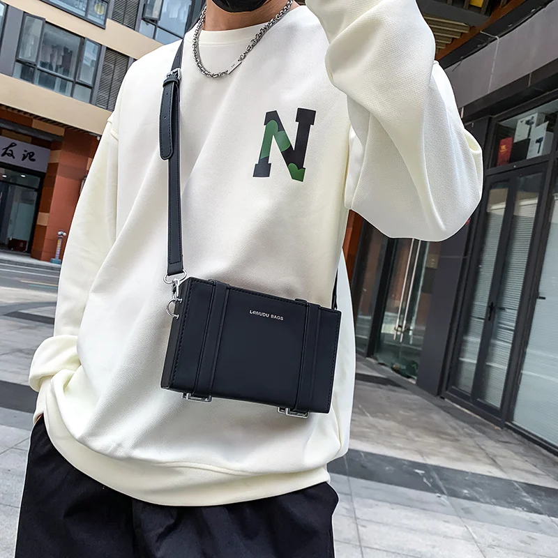 2023 New Luxury Desinger Square Shoulder Bag Men's Mini Soft Luggage Bag Fashion Unisex Pure Color PU Messenger Bag
2023 New Luxury Desinger Square Shoulder Bag Men's Mini Soft Luggage Bag Fashion Unisex Pure Color PU Messenger Bag