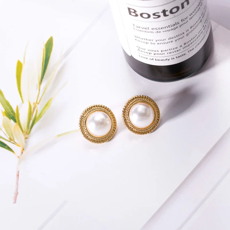2022 New Fashion Vintage Baroque Pearl Round Geometric Stud Earrings For Women Simple Temperament Jewelry Brincos
2022 New Fashion Vintage Baroque Pearl Round Geometric Stud Earrings For Women Simple Temperament Jewelry Brincos