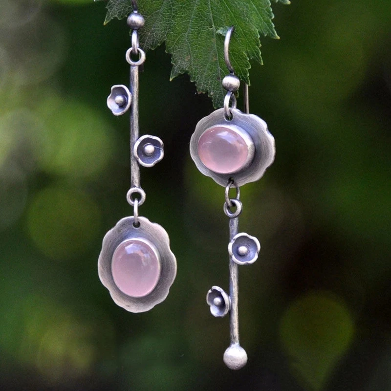 Women's Fashion Pink Moonstone Earring European and American Retro Moonstone Dangle Earrings Wedding Jewelry Gifts
Women's Fashion Pink Moonstone Earring European and American Retro Moonstone Dangle Earrings Wedding Jewelry Gifts