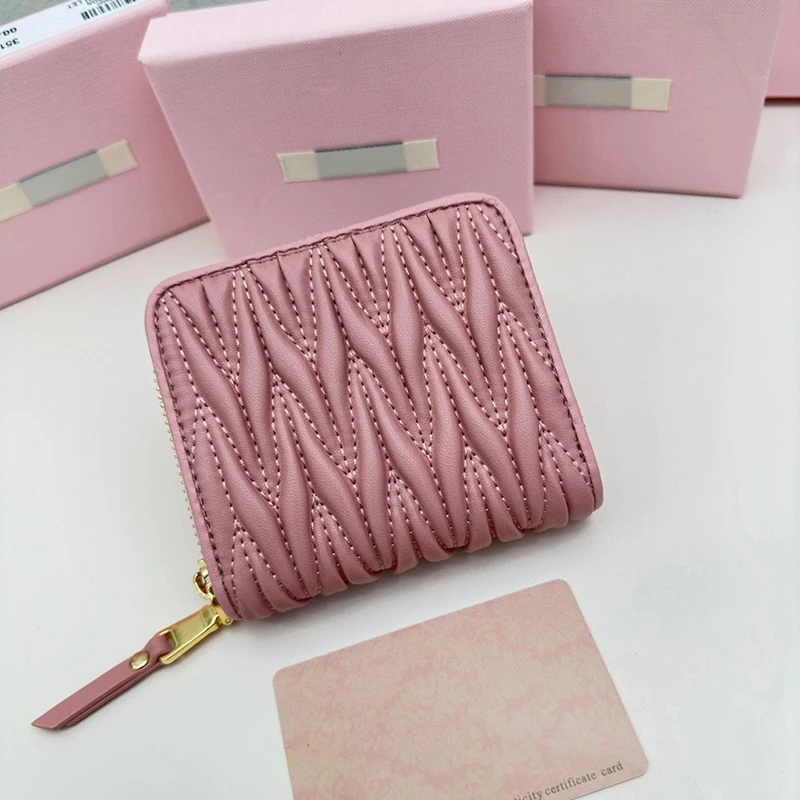 Ladies Fashion Cloud Pleated Wallet Luxury Genuine Leather Ladies Coin Purse Portable Bifold Short Wallet Card Holder
Ladies Fashion Cloud Pleated Wallet Luxury Genuine Leather Ladies Coin Purse Portable Bifold Short Wallet Card Holder