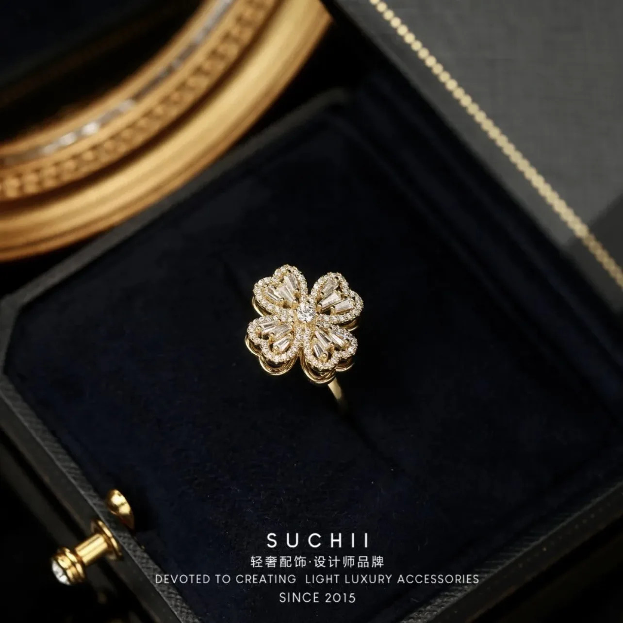 GD Luxury Exquisite Four Leaf Clover Ring Adjustable Anxiety Ring For Women Vintage Zircon Gold Color Rings Finger Ring Jewelry
GD Luxury Exquisite Four Leaf Clover Ring Adjustable Anxiety Ring For Women Vintage Zircon Gold Color Rings Finger Ring Jewelry