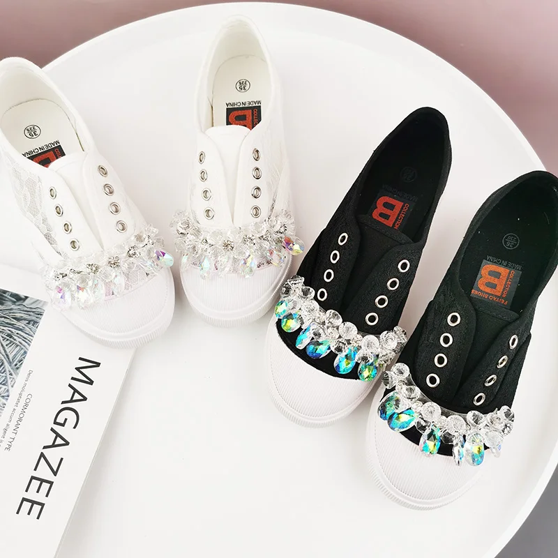 New Women Casual Sneakers Elegant Floral Lace Flat Slip on Shoes Fashion Round Toe Vulcanized Shoes Handmade Zapatos De Mujer
New Women Casual Sneakers Elegant Floral Lace Flat Slip on Shoes Fashion Round Toe Vulcanized Shoes Handmade Zapatos De Mujer