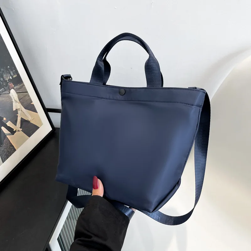 Vintage 2023 New Large Capacity Handbag Women's Nylon Cloth Shoulder Bag Korean Simple Crossbody Bags Female Purses Tote Bag
Vintage 2023 New Large Capacity Handbag Women's Nylon Cloth Shoulder Bag Korean Simple Crossbody Bags Female Purses Tote Bag