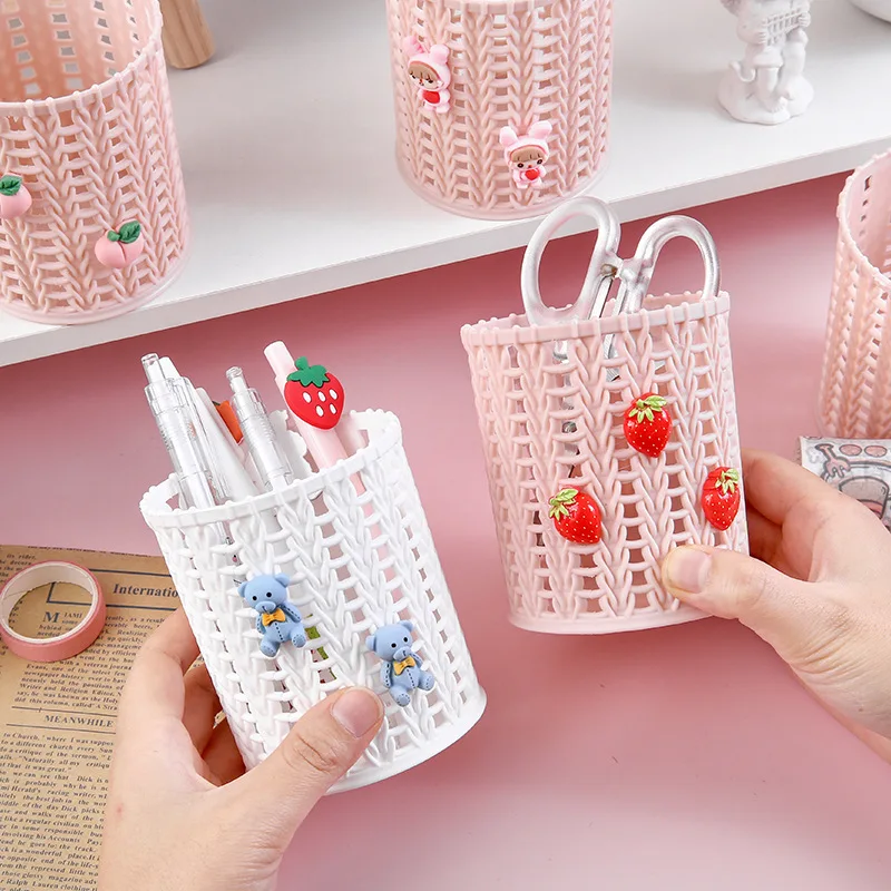 Creative imitation rattan pen holder Korean version of cute cartoon student stationery desk organizer pencil holder
Creative imitation rattan pen holder Korean version of cute cartoon student stationery desk organizer pencil holder