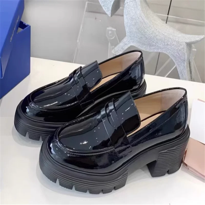 Женские лоферы на плоской подошве, кожаные туфли с круглым носком, без застежки, повседневная обувь на массивной подошве, весна 2023 
Женские лоферы на плоской подошве, кожаные туфли с круглым носком, без застежки, повседневная обувь на массивной подошве, весна 2023