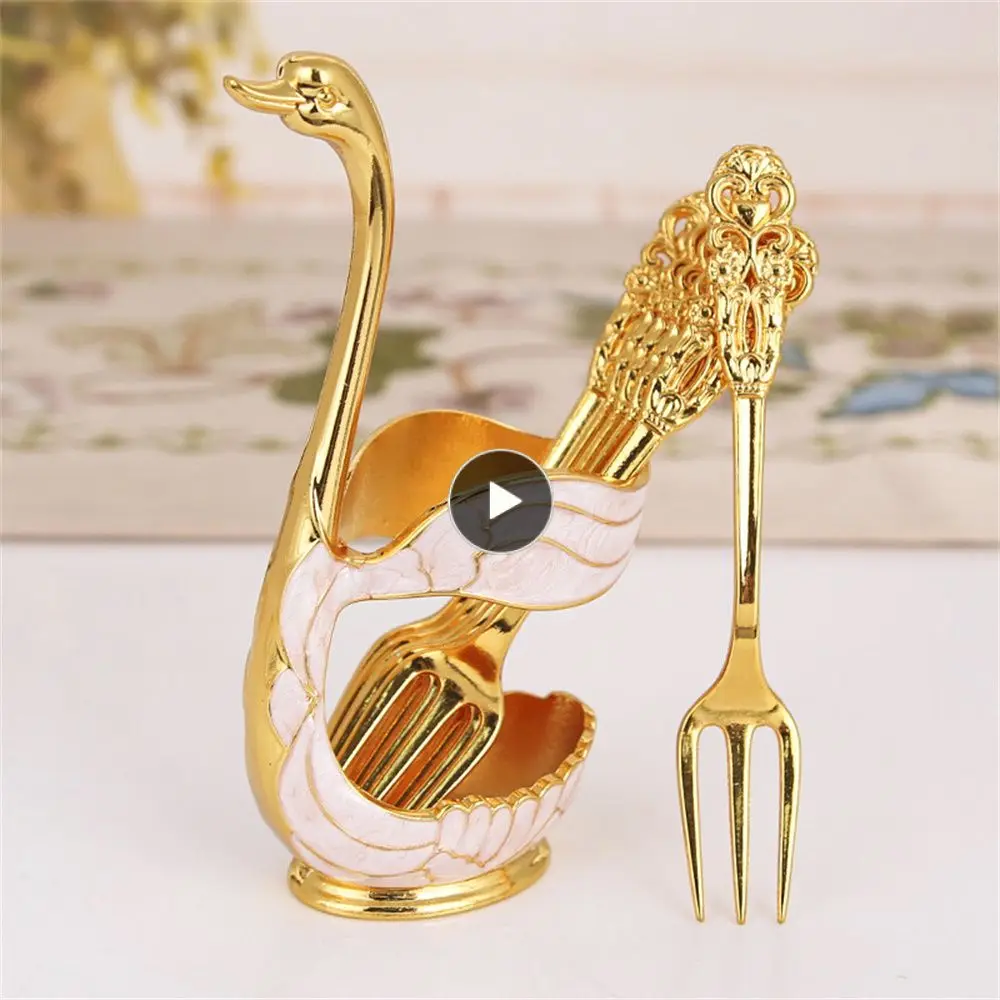 1 Set Spoon Set Durable Health And Environmental Protection Fruit Fork Knife Swan Decorative Base Gold Three-dimensional Relief
1 Set Spoon Set Durable Health And Environmental Protection Fruit Fork Knife Swan Decorative Base Gold Three-dimensional Relief