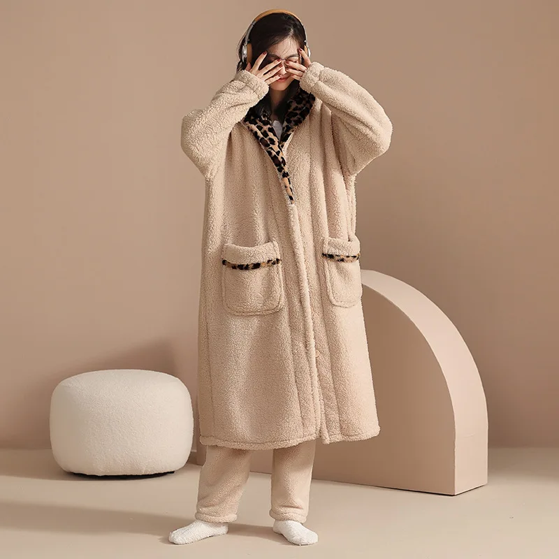Thicken Sleepwear Autumn Winter Leopard Women's Nightgown Flannel Keep Warm Hooded Tracksuit Apricot 2-piece Long Pajamas Set
Thicken Sleepwear Autumn Winter Leopard Women's Nightgown Flannel Keep Warm Hooded Tracksuit Apricot 2-piece Long Pajamas Set