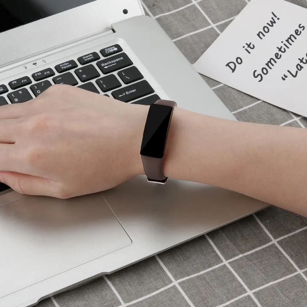 Smooth Surface Excellent Smart Wristwatch Band Bracelet Lightweight Watch Belt Breathable for Replacement
Smooth Surface Excellent Smart Wristwatch Band Bracelet Lightweight Watch Belt Breathable for Replacement