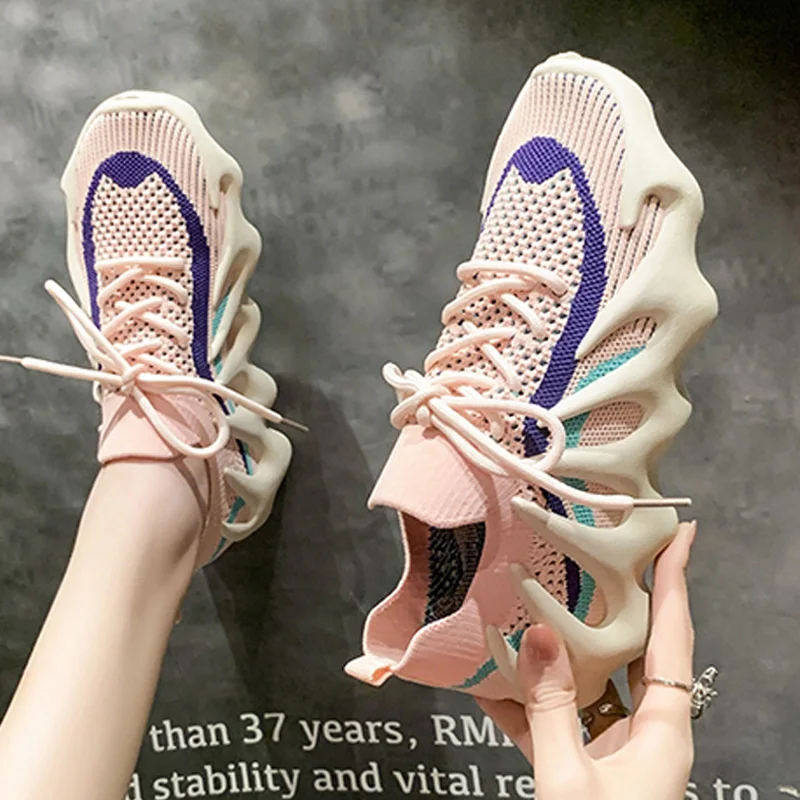 Новинка Весна 2022, женские теннисные туфли на плоской подошве, кроссовки, модная женская обувь для бега
Новинка Весна 2022, женские теннисные туфли на плоской подошве, кроссовки, модная женская обувь для бега