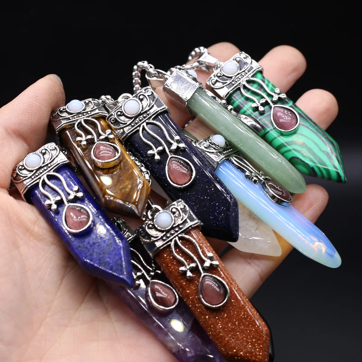 Natural Stone Pendant Neckelace Sword Shape Natural Rose Quartz Green Aventurines Pendant Neckelace for Jewelry Gift 16x55mm
Natural Stone Pendant Neckelace Sword Shape Natural Rose Quartz Green Aventurines Pendant Neckelace for Jewelry Gift 16x55mm