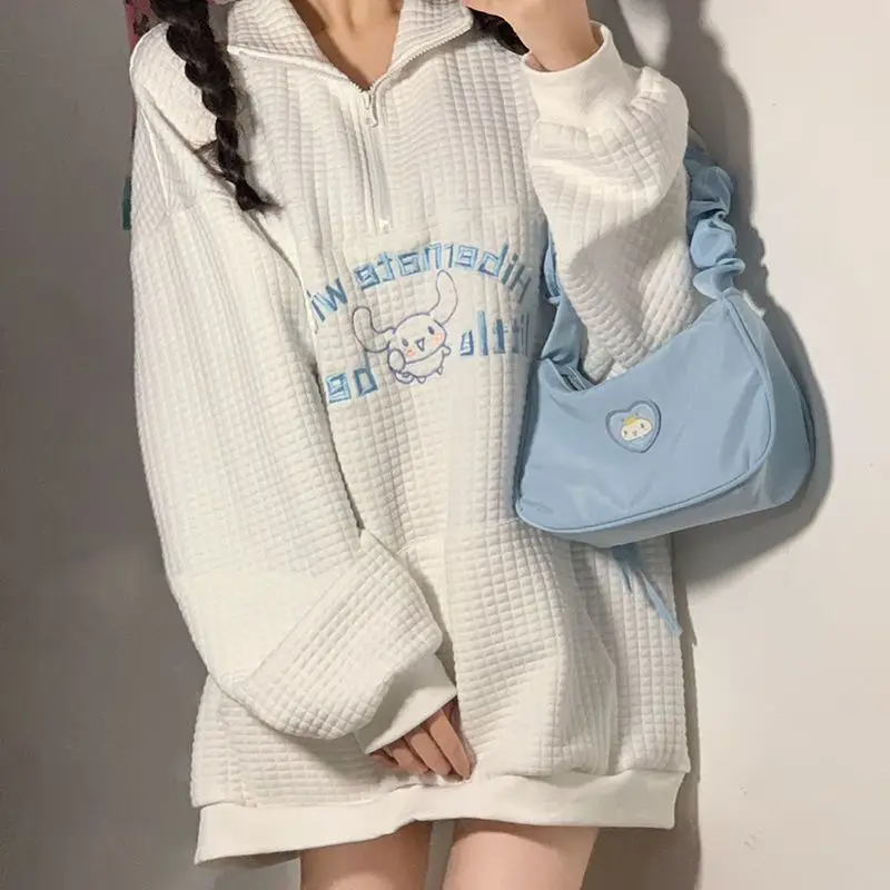 Кавайный Sanrios Cinnamoroll свитер с вышивкой женский осенне-зимний Свободный Топ на молнии с длинными рукавами аниме милый мультяшный подарок
Кавайный Sanrios Cinnamoroll свитер с вышивкой женский осенне-зимний Свободный Топ на молнии с длинными рукавами аниме милый мультяшный подарок