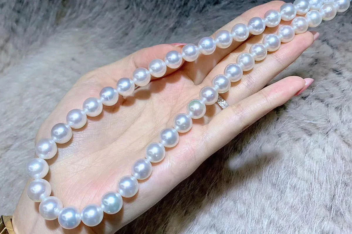 Huge Charming 18"10-12mm Natural South Sea Genuine White Round Pearl Necklace Free Shipping Women Jewelry Pearl Necklace
Huge Charming 18"10-12mm Natural South Sea Genuine White Round Pearl Necklace Free Shipping Women Jewelry Pearl Necklace