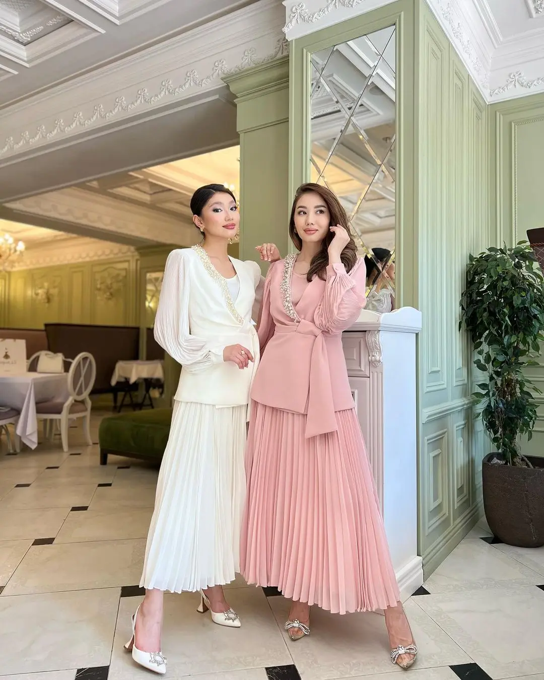 Fashionvane Evening Dresses Women for Wedding Party Beaded V Neck Long Sleeves Prom Dress Pleats A Line Formal Vestidos
Fashionvane Evening Dresses Women for Wedding Party Beaded V Neck Long Sleeves Prom Dress Pleats A Line Formal Vestidos