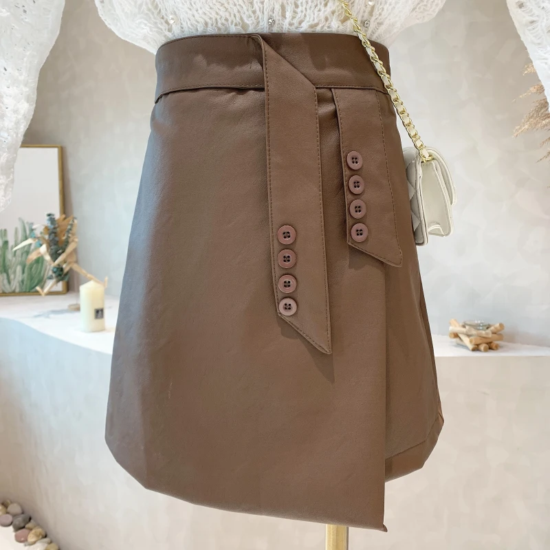 New Fashion 2022 Autumn Womens A-line Pu Faux Leather Solid Color Button Irregular Hem Casual Mini Shorts Skirts
New Fashion 2022 Autumn Womens A-line Pu Faux Leather Solid Color Button Irregular Hem Casual Mini Shorts Skirts