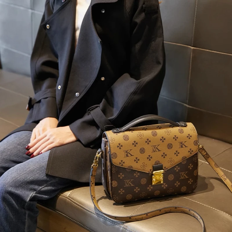 Genuine Leather Fashion Shoulder Bag For Women High Quality Monogram Pattern Handbags Ladies Crossbody Small Messenger Bags
Genuine Leather Fashion Shoulder Bag For Women High Quality Monogram Pattern Handbags Ladies Crossbody Small Messenger Bags