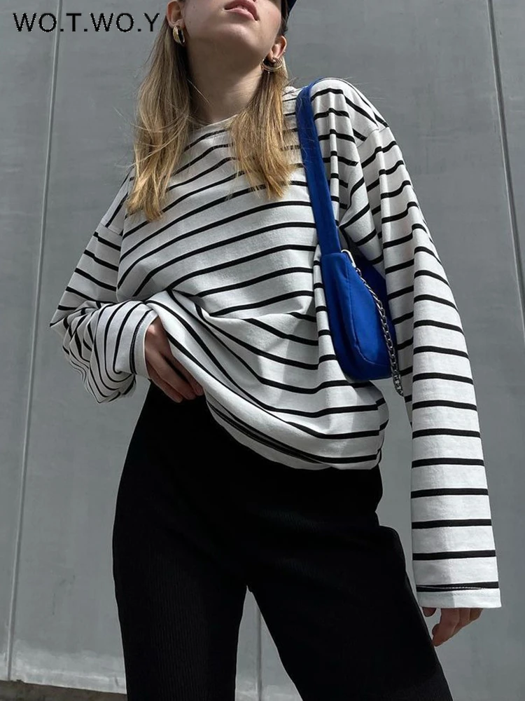 Oversized Soft Cotton Tee Shirt Female Casual Autumn Knitted Striped T-Shirt Women Long-sleeved Basic O-Neck Loose Tops 2023 
Oversized Soft Cotton Tee Shirt Female Casual Autumn Knitted Striped T-Shirt Women Long-sleeved Basic O-Neck Loose Tops 2023