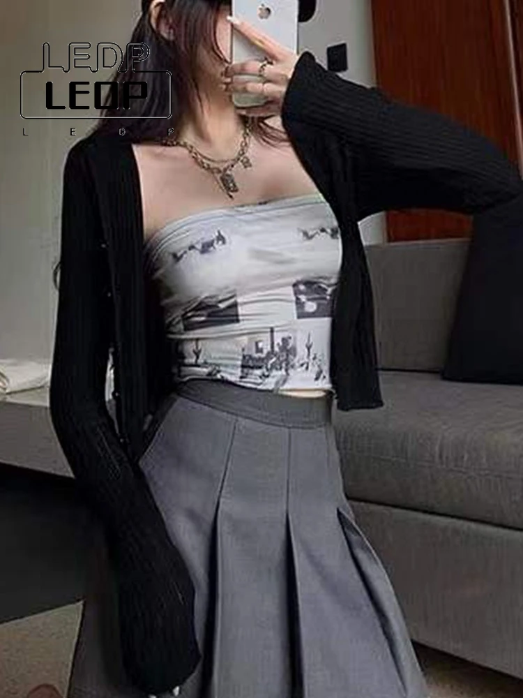 LEDP 2022 Spring New T-shirt Women Long Sleeve Streetwear Korean Style Tee Tops Crop Tops Grunge Aesthetic Two Pieces Tops
LEDP 2022 Spring New T-shirt Women Long Sleeve Streetwear Korean Style Tee Tops Crop Tops Grunge Aesthetic Two Pieces Tops