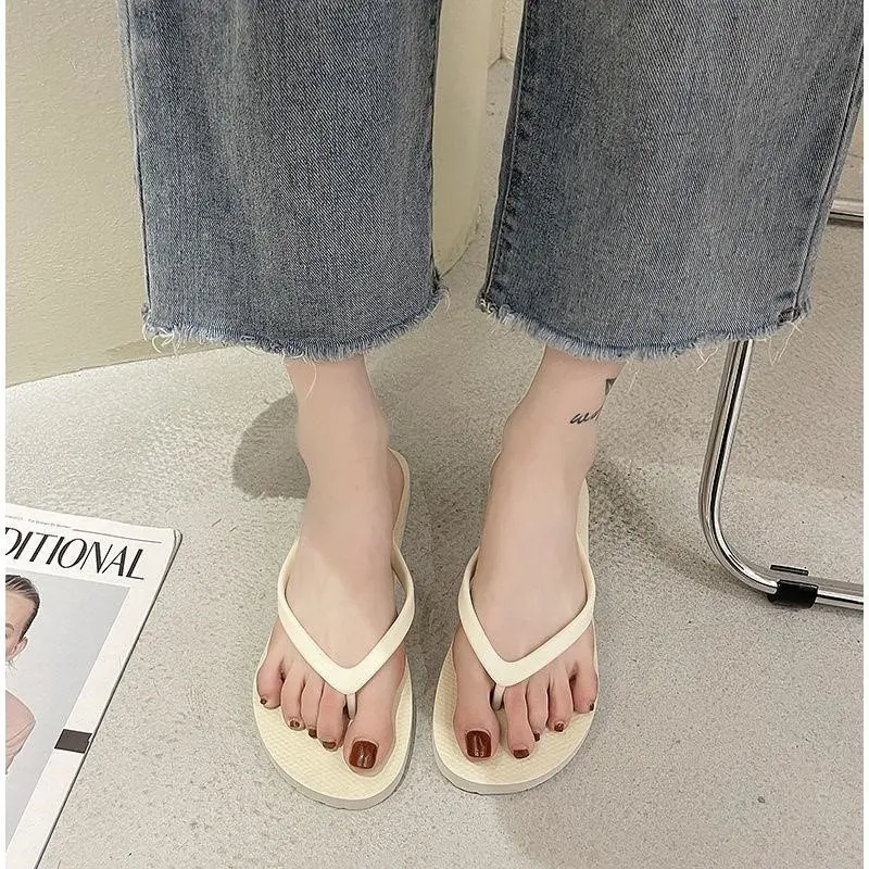2022 Women'sFashionable Summer Outdoor Wear Fashion Beach Slippers Non-Slip Couple Splint Flip-Flop 2721
2022 Women'sFashionable Summer Outdoor Wear Fashion Beach Slippers Non-Slip Couple Splint Flip-Flop 2721