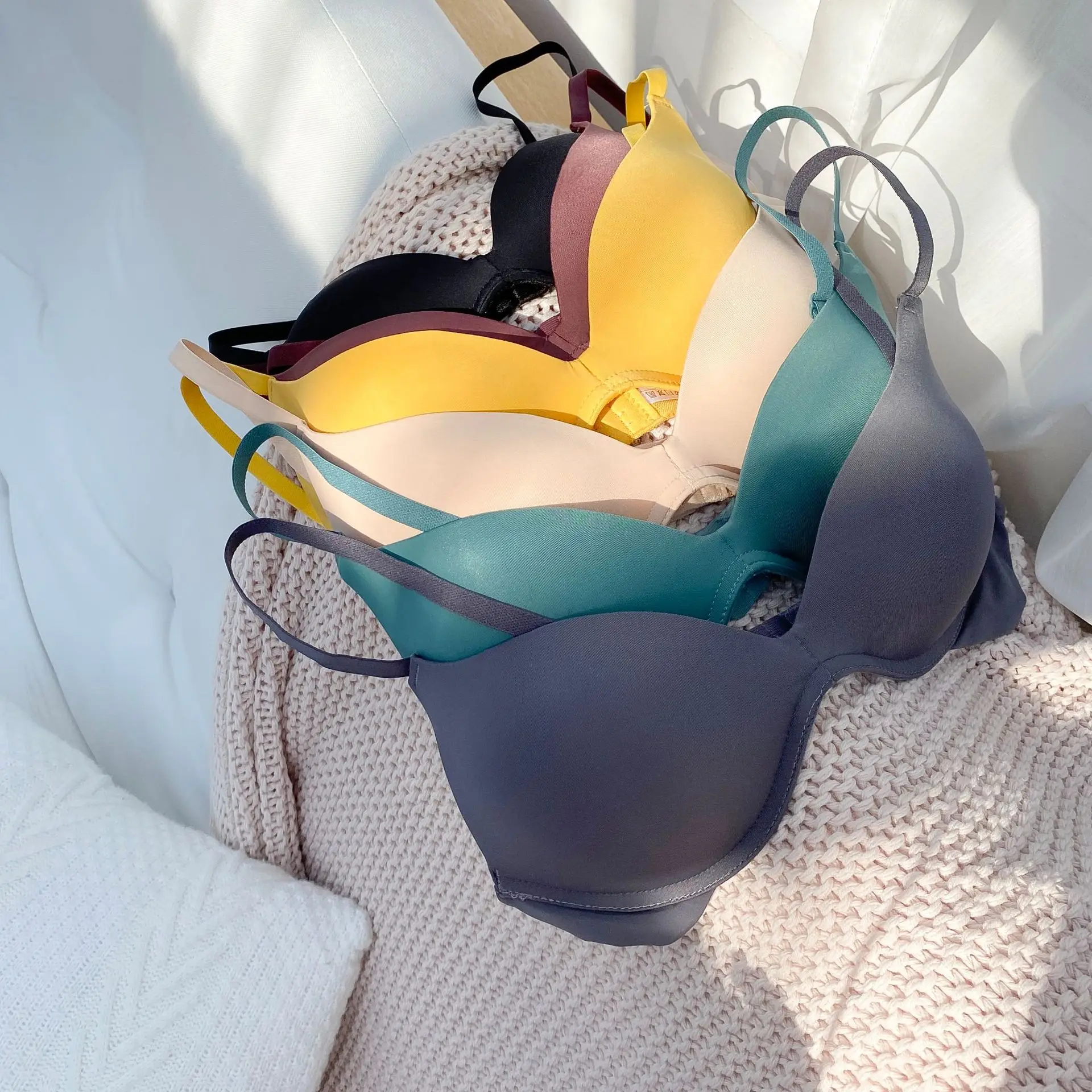 Backless Bra for Women Back Closure Two Hook-and-eye Summer Underwear Thin Cup Gathered Bras Sexy Lingerie Brasieres Para Mujer
Backless Bra for Women Back Closure Two Hook-and-eye Summer Underwear Thin Cup Gathered Bras Sexy Lingerie Brasieres Para Mujer