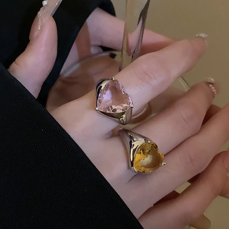 YOUNGX Y2K Punk Zircon Heart Charm Ring Sweet Shiny Crystal Rings For Women Elegant Jewelry Party Gift
YOUNGX Y2K Punk Zircon Heart Charm Ring Sweet Shiny Crystal Rings For Women Elegant Jewelry Party Gift