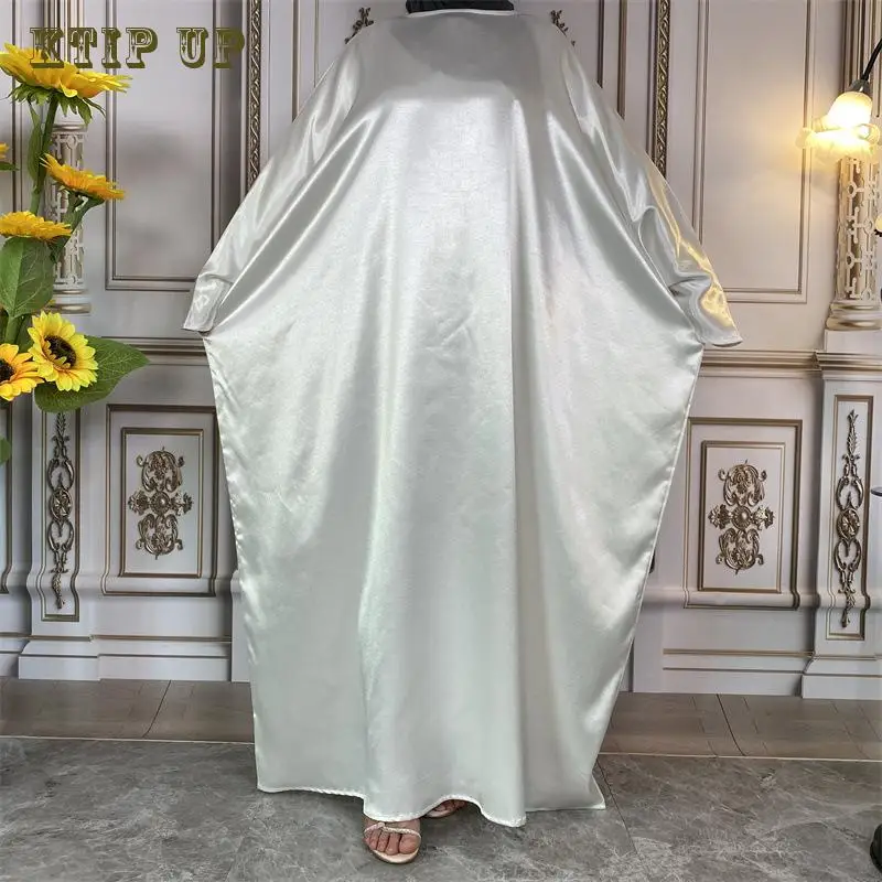 Eid Djellaba Abaya Dubai Shiny Soft Cuff Sleeves Muslim Dress Silky Kimono Dubai Turkey Muslim Dress Islam Caftan Marocain Robe
Eid Djellaba Abaya Dubai Shiny Soft Cuff Sleeves Muslim Dress Silky Kimono Dubai Turkey Muslim Dress Islam Caftan Marocain Robe