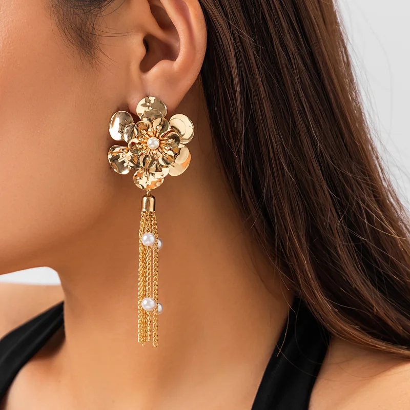 Fashion Jewelry American European Design Metallic Gold Color Flower Chain Tassel Earrings Fro Women Female Gift Hot Sale
Fashion Jewelry American European Design Metallic Gold Color Flower Chain Tassel Earrings Fro Women Female Gift Hot Sale